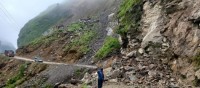 Dry Landslide Cuts Off Mustang Road Access, Strands Tourists and Locals