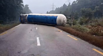 Gas Tanker Overturns in Rautahat’s Chapur, Highway Closed in Both Directions