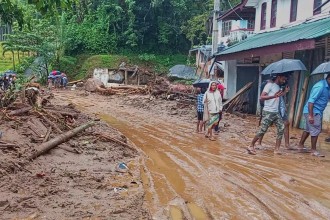 Sri Lanka Closes Schools as Floods and Mudslides Claim Seven Lives