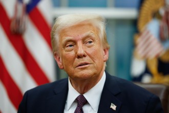 U.S. Postpones Tariff Hike on EU Goods Amid Negotiation Hopes