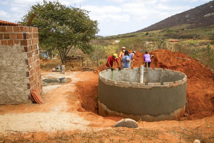 Volunteers Build Sustainable Water Solutions for Families in Brazil